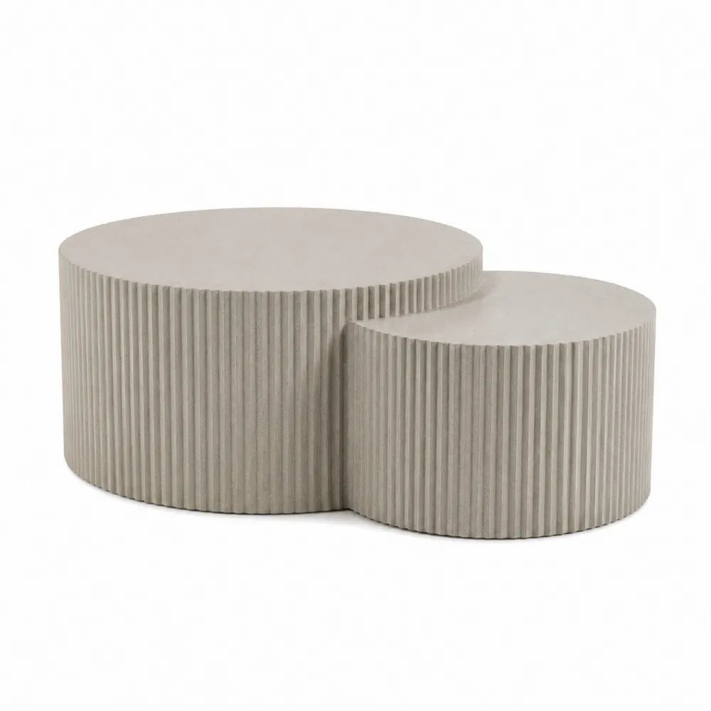 Tables basses d’extérieur gigognes en béton fibré beige grisé rondes Ø80 cm et Ø60 cm